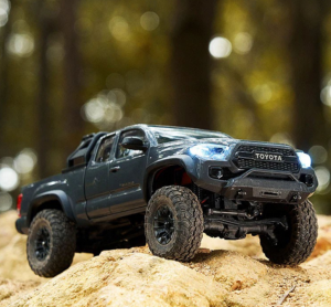 FMS 1/24 Toyota Tacoma RTR car kit - Grey FMS12451RTR-GY