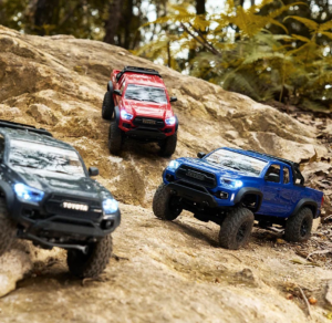 FMS 1/24 Toyota Tacoma RTR car kit - Blue	FMS12451RTR-BU